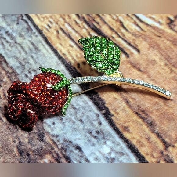 Austrian Crystal Rose Brooch or Pendant - Picture 2 of 9